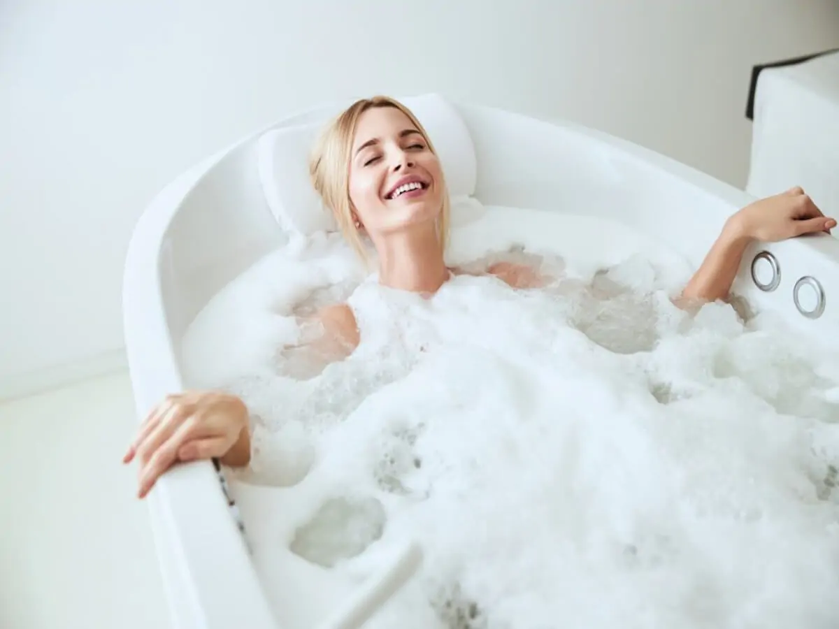 Bồn tắm sục massage có tốt không?