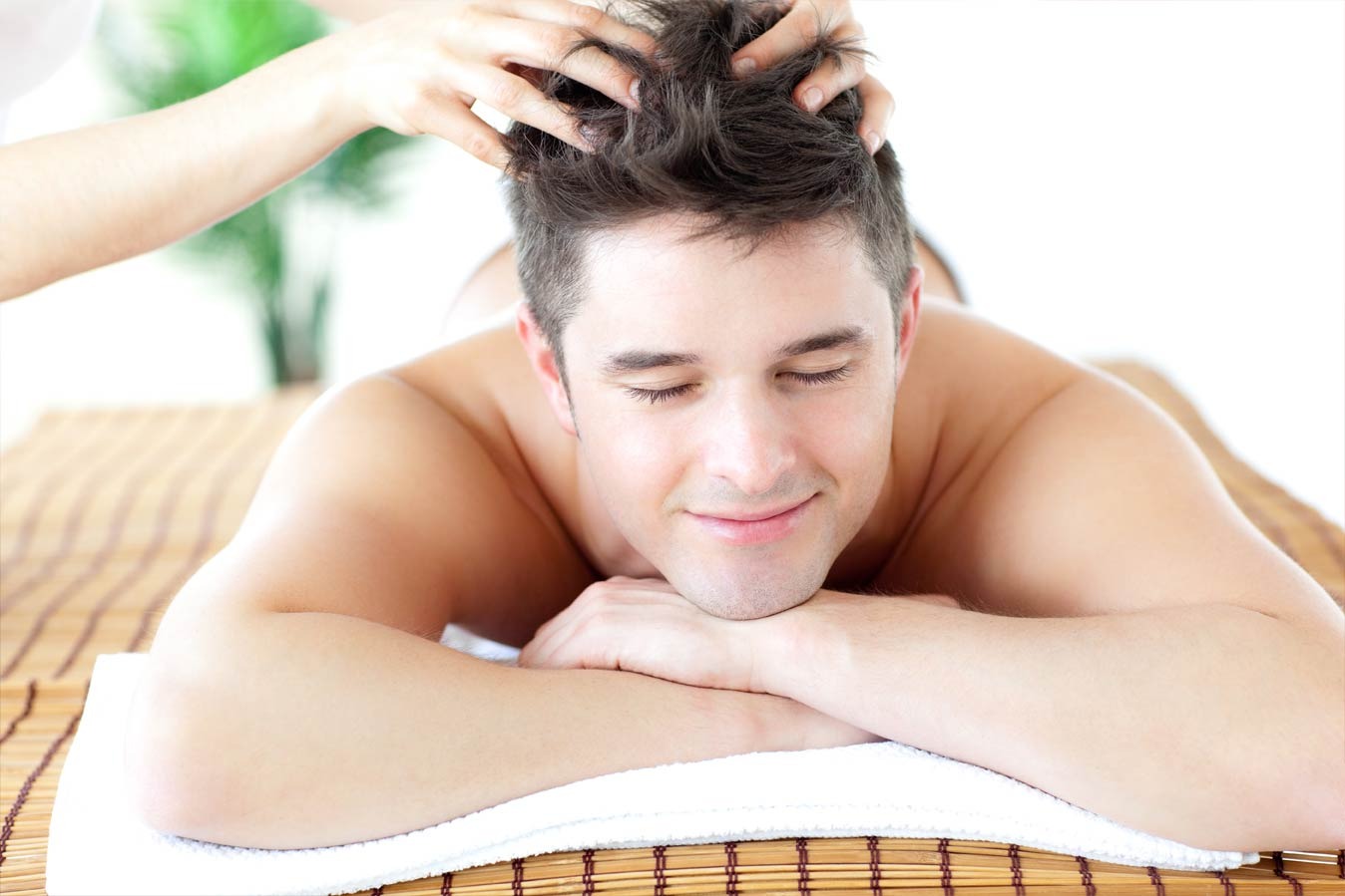 Massage có phù hợp với người thường xuyên đau mỏi vai gáy không?