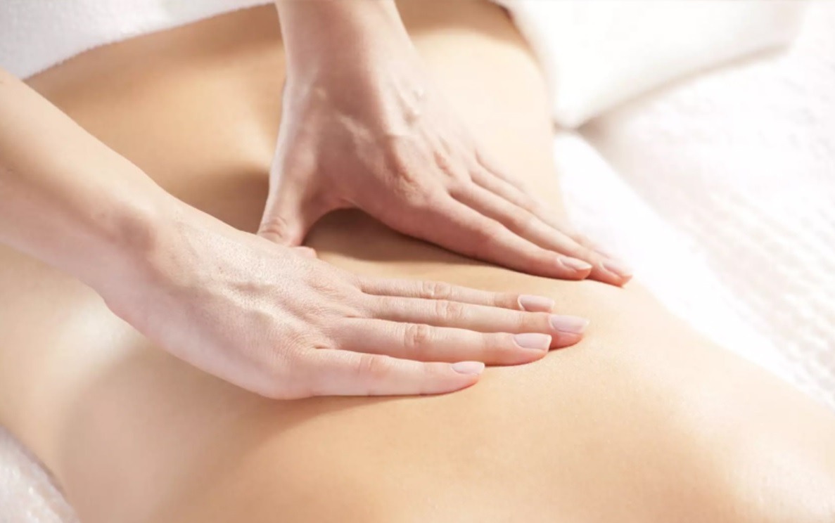 Massage thư giãn giúp giảm áp lực sau ngày dài