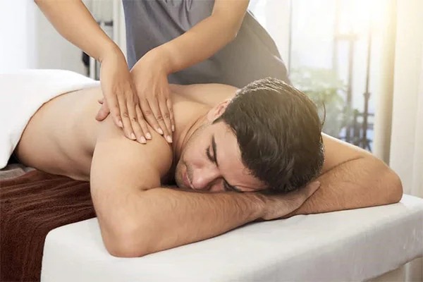 Massage body tinh dầu