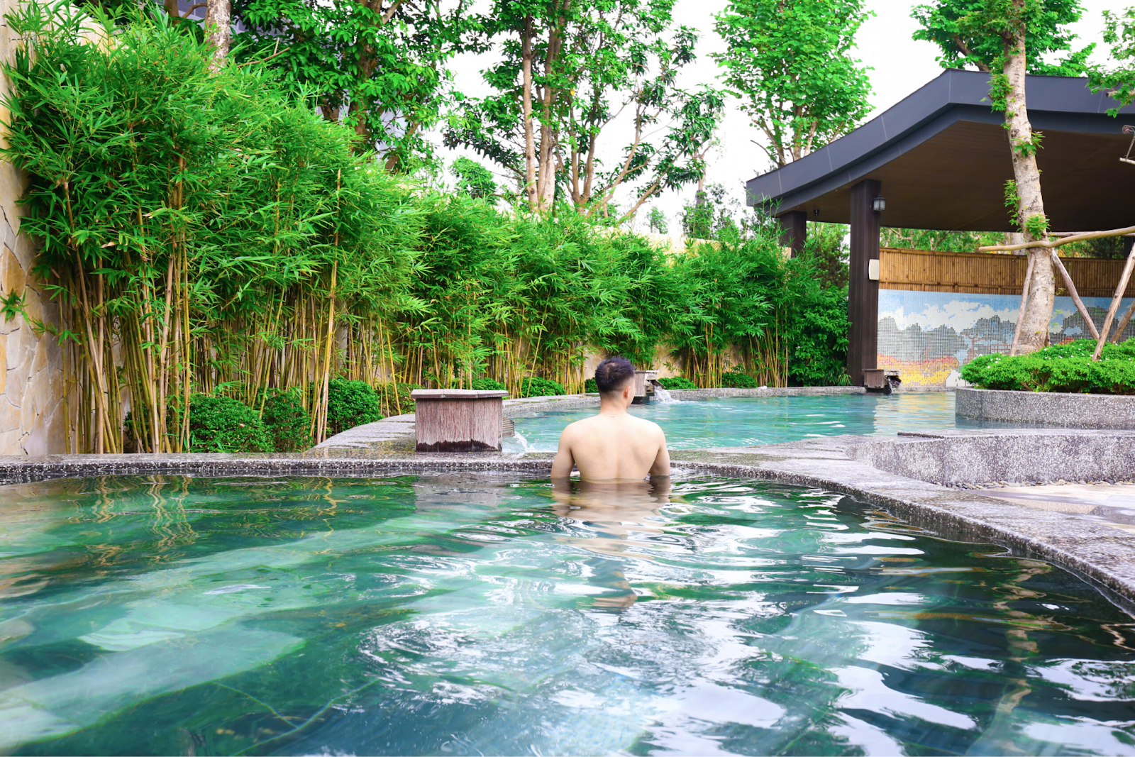 Người có bệnh tim mạch có nên massage Onsen không?