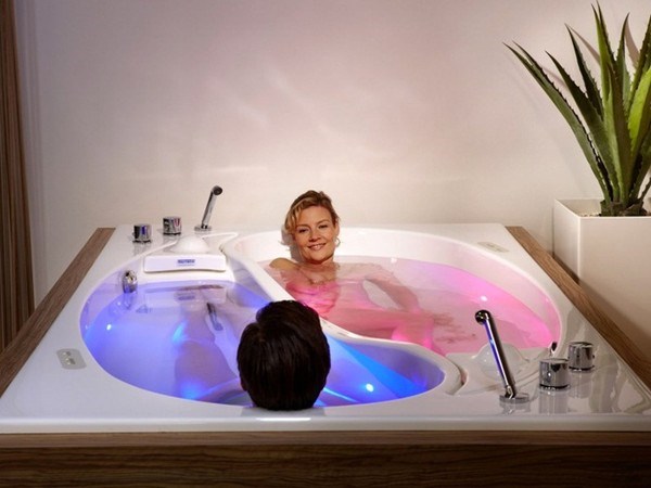 Nên đi massage ở đâu có bồn tắm sục hiện đại?