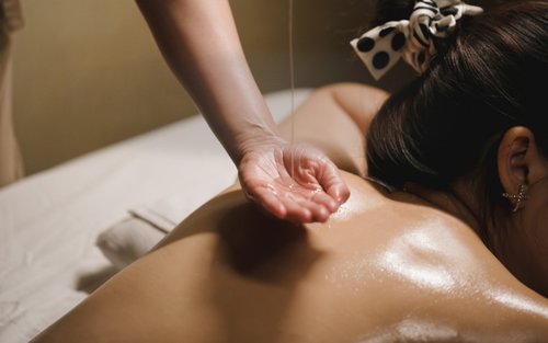 Massage Trung Quốc có mạnh hơn massage Thái không?