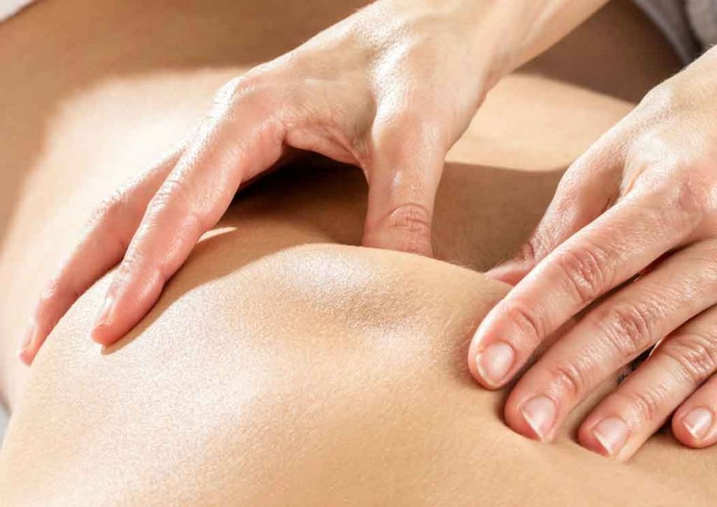 Massage bấm huyệt trị liệu