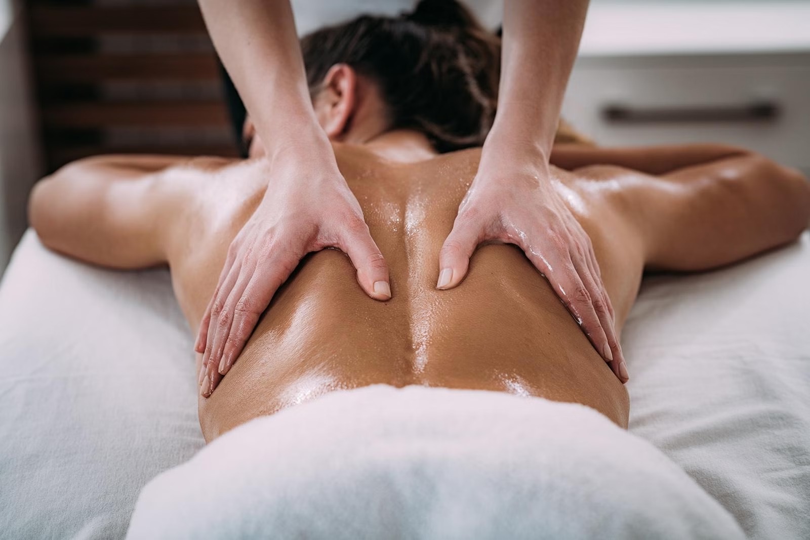 Massage Thụy Điển nhẹ nhàng