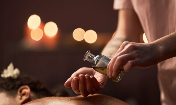 Kinh nghiệm đi massage nuru hiệu quả và an toàn